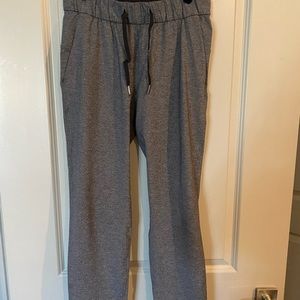 Lululemon Stretch 7/8 Pants. Gray - size 6